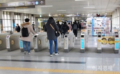 [이지경제의 한 컷] 서울 지하철, 또 또 고장…고장철