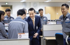 김동관 부회장, 한화오션 거제사업장 방문