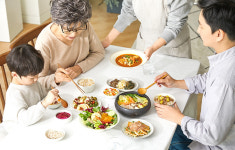 현대그린푸드, 프리미엄 시니어 케어 서비스 선보인다