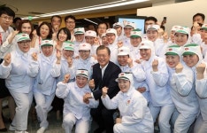 문재인 대통령, 식품산업 현장 첫 방문