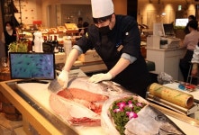 동원산업, 초대형 북대서양 참다랑어 해체쇼  