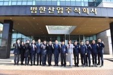 경남도 문승욱 경제부지사, 선박용 수소연료전지 생산 범한산업㈜ 찾아 제조업 혁신 강조