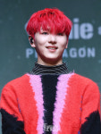 펜타곤 키노 강렬 레드 헤어 변신 [V포토]