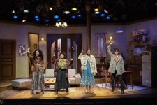 [공연 팜플렛] 연극 ‘꽃의 비밀’, 장진식 코미디 통했다