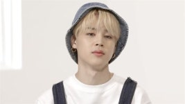 [BTS News] ‘오버롤 인형이네’  방탄소년단 지민, 동안 미모로 아미 심장 강타♥