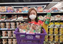 [편의점 24시] CU, 칭따오 제휴 먹거리 확장 & 이마트24, 홈파티 상품 확대