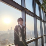 [BTS News] 방탄소년단 진, 손가락 부상에 아미와 빌보드 등 응원…“밝은 모습으로 만나”