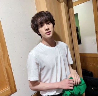 [BTS News] 방탄소년단 진 ‘차쥐뿔’ 예고편, 조회수 316만...“슈퍼스타는 빼는 법이 없거든”