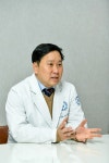최유왕 강북연세병원 원장 “퇴행성관절염 단계별 적절한 치료 중요”