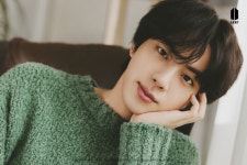 [BTS News] 태국 남자배우들, 방탄소년단 진 팬심 인증…“너무 잘생겨서 얼굴을 볼 수가 없다”