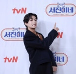 [BTS News] ‘특급 인턴’ 방탄소년단 뷔+나영석 PD ‘서진이네’, 글로벌 10개국 TV쇼 1위