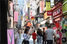 명동 상권의 부활, 코로나19 엔데믹 이후 공실률 한자릿수