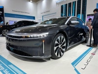 BMW i7·포드 머스탱 마하-E·루시드 에어...배터리 전시회에 전기차 대거 등장