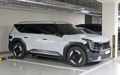 도로에서 보면 이런 모습? 기아 EV9, 플레어 레드 등 컬러별 실물