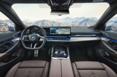 10월 출시될 BMW 신형 5시리즈의 잘 알려지지 않은 5가지 핵심 포인트