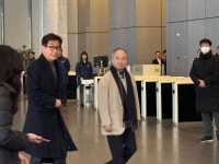 삼성 찾은 손정의 