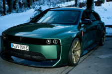 전설적 F1 팀 반월, 아이오닉5 기반 고성능 전기차 반더벨 공개