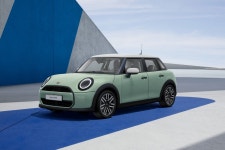 딜러가 직접 만든 MINI 한정판! 한국 진출 20주년 기념 에디션 출시