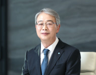 연임 도전 나선 임종룡회장, 실적 확대 노력에  3분기 순이익 33% 껑충