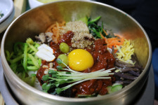 여름밤의 초승달 품은 명주를 빚다