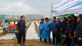 전주농업기술센터, 논 활용 양파 이식 연시회