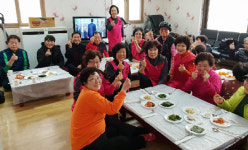 군산 롯데아파트 부녀회 팥죽나눔 등 어르신공경