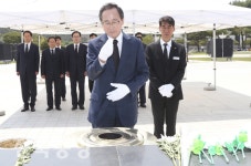 송지사 국립 5.18 민주묘지 참배