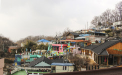 골목에서 만난 예술 자만벽화마을