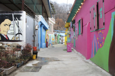골목에서 만난 예술 자만벽화마을