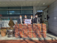 전주새중앙교회, 중화산2동 사랑의 백미 100포 기탁