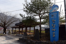 섬진강변에 핀 매화향기 정취를 만끽하다