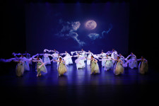 무용인들 몸짓 춤의 향연