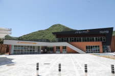 오색단풍 도서관과 함께 책 읽는 즐거움 두배로
