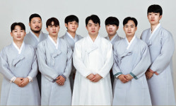 악바리가 꾸미는 전통의 신흥