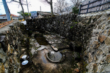 아낙네들의 커뮤니티 우물, 정 사진 속으로