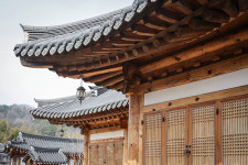 세월에 묻은 항아리-한옥이 있는 전통을 찾아서