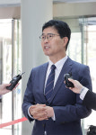 '식사비 대납 의혹' 이원택 도지사 후보 경찰 출석