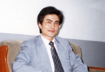 문재인 변호사,  25년전 폭력남편 살해 아내 변론이 화제다
