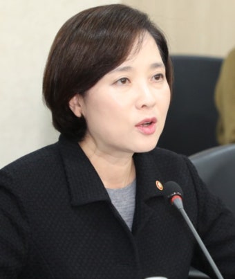 유은혜 “국공립유치원 확 늘이고…사립유치원 폐원에 대비
