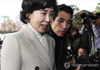 기로에 선 이재명 부부…운명 가를 '3가지 경우의 수'