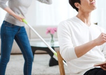 남편들 하루 평균 집안일 고작 37분, 아내들은 3시간8분 한다