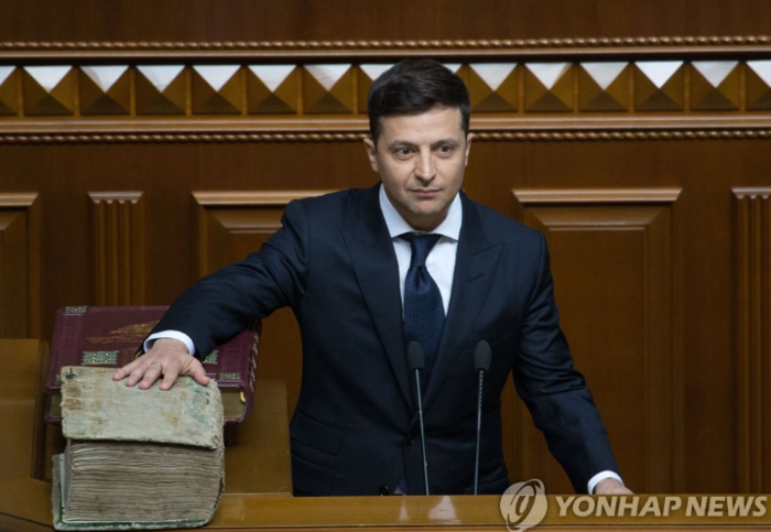 우크라이나 의회, 젤렌스키 대통령의 집권 정당성 확인 후 결의안 가결 신고