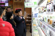 김경규 농촌진흥청장, 전북 완주 로컬푸드 현장 찾아