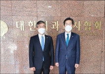 이필수 당선인 이상훈 치협회장 만나, 연대 협력 다짐