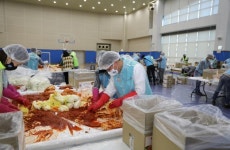 건보공단, 지역봉사단과 함께 ‘사랑더하기 김장나눔’ 봉사 활동 펼쳐