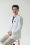 반복되는 표정 습관, 인상 변화로 이어질 수 있어