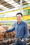 [축산 현장에 활기를-우수 귀농인] 규모화, 대안 아니다…강소농으로 승부수