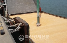 사료 안전성은 높이고 규제는 낮췄다
