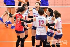 '문정원 5연속 서브 에이스' 한국 女올스타, 태국에 3-0 완승