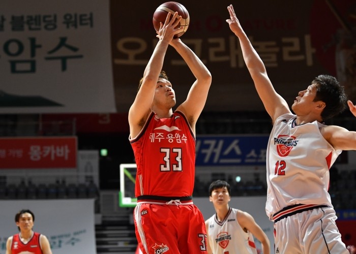 KCC와 현대모비스, 두목 호랑이 이승현 대신 장재석 2대1 트레이드 진행 중